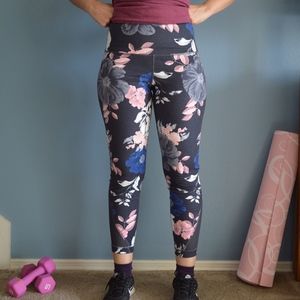 Old Navy Active Capris
